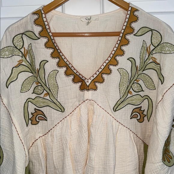 Easel Embroidered Blouse Top Womens Size S - Picture 6 of 12